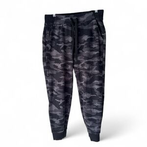 Athleta camo joggers black gray pockets soft medium